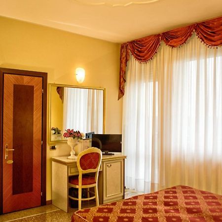 Hotel Internazionale Terme Abano Terme Exterior photo