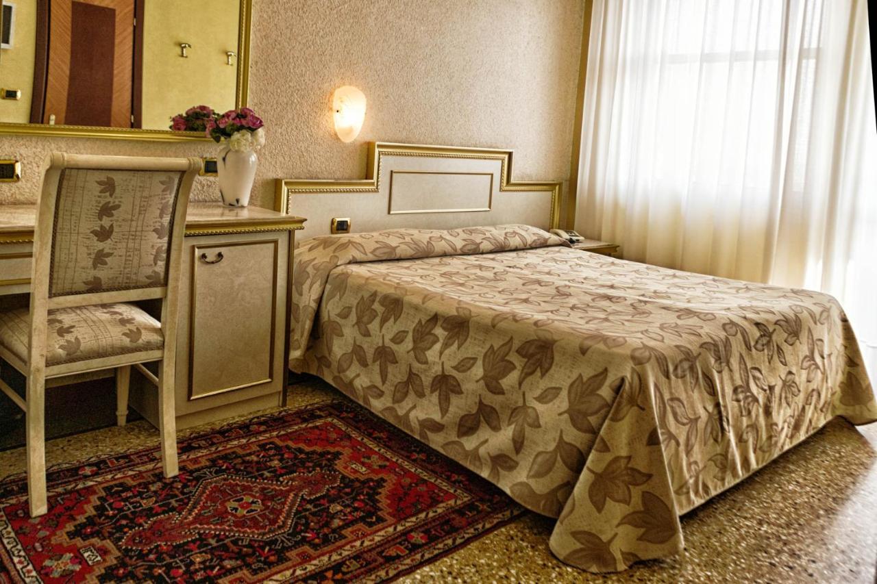 Hotel Internazionale Terme Abano Terme Exterior photo