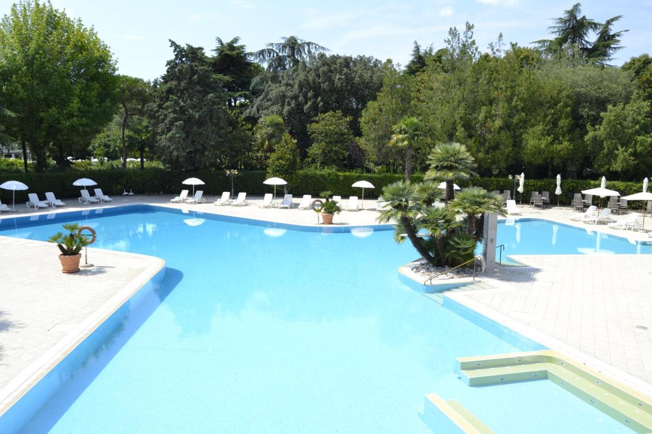 Hotel Internazionale Terme Abano Terme Exterior photo