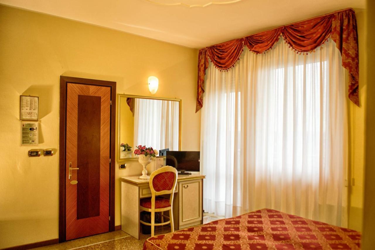 Hotel Internazionale Terme Abano Terme Exterior photo