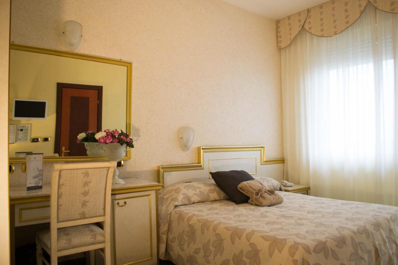 Hotel Internazionale Terme Abano Terme Exterior photo