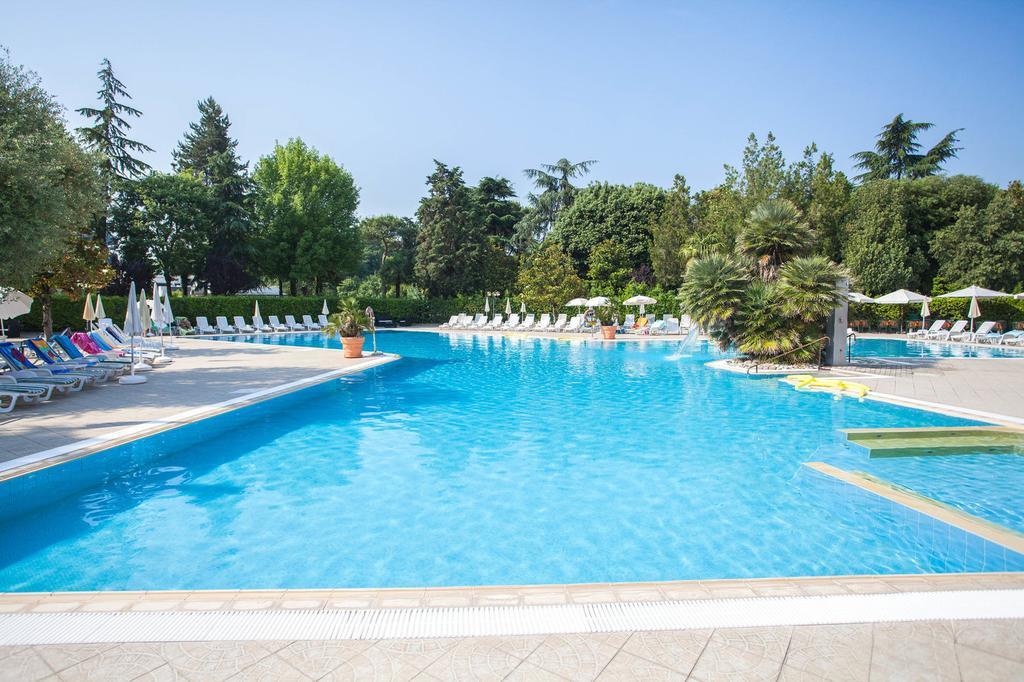 Hotel Internazionale Terme Abano Terme Exterior photo
