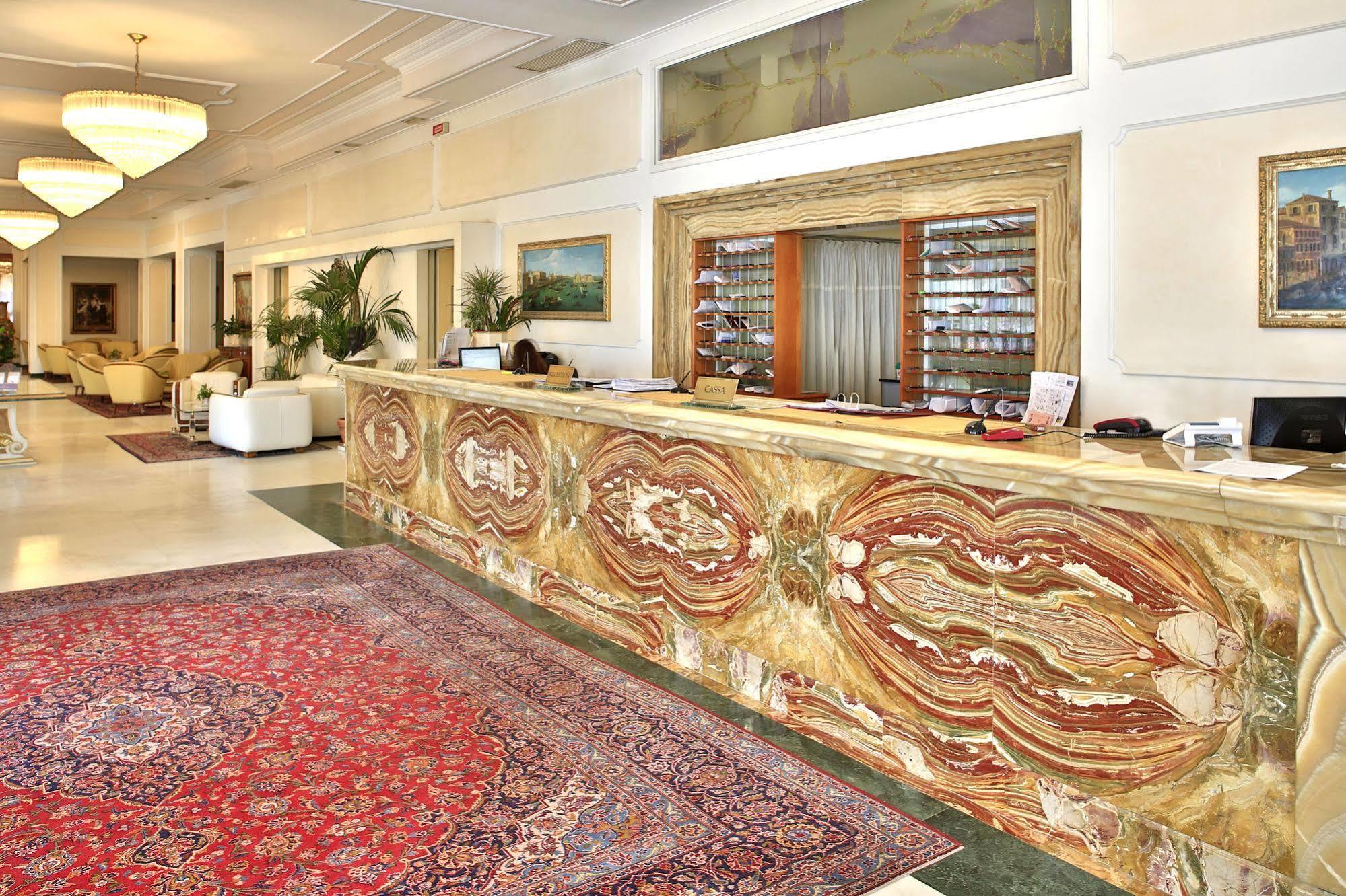Hotel Internazionale Terme Abano Terme Exterior photo